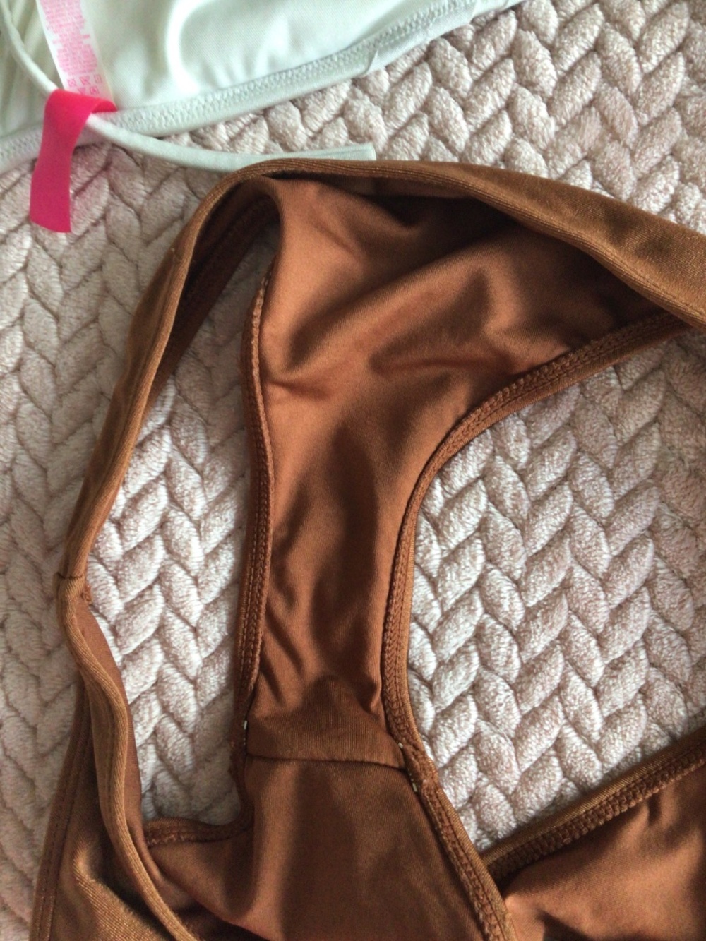 Bikini - Picture 6 of 6